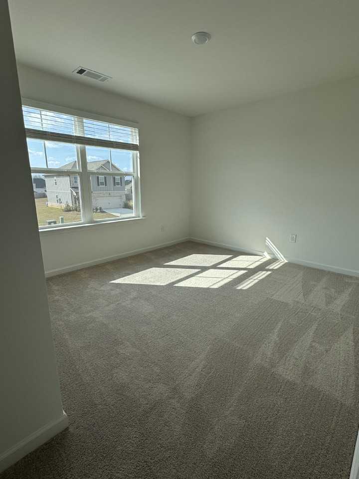 121 Rolling Meadow Way - Photo 5 of 10