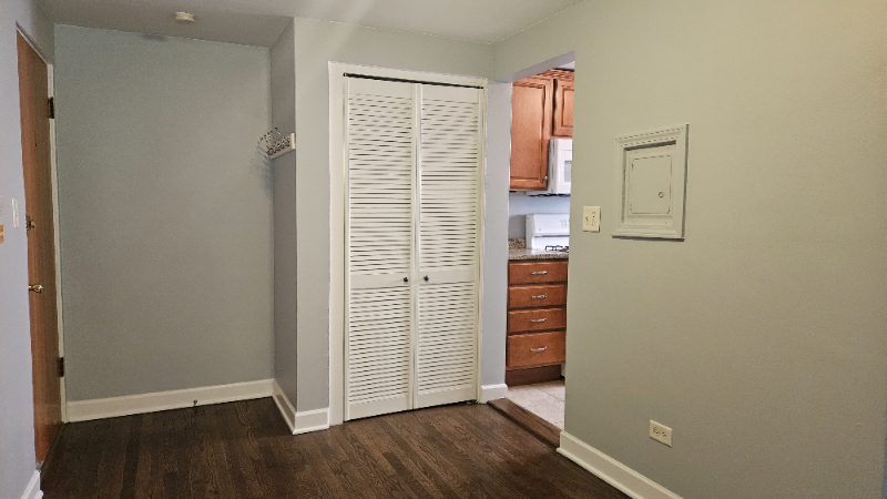 4044 North California Avenue #304 - Photo 5 of 10