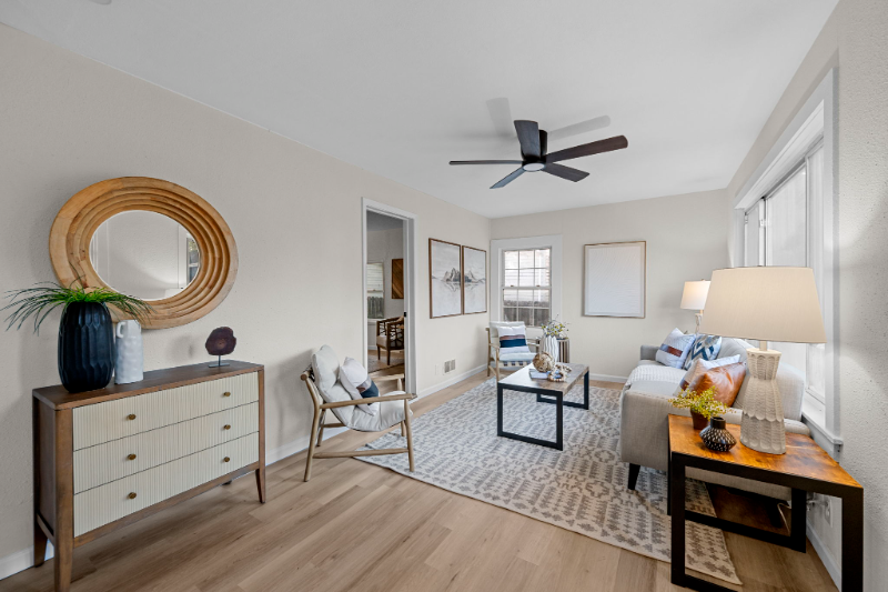 135 E Loretta Ave - Photo 2 of 18