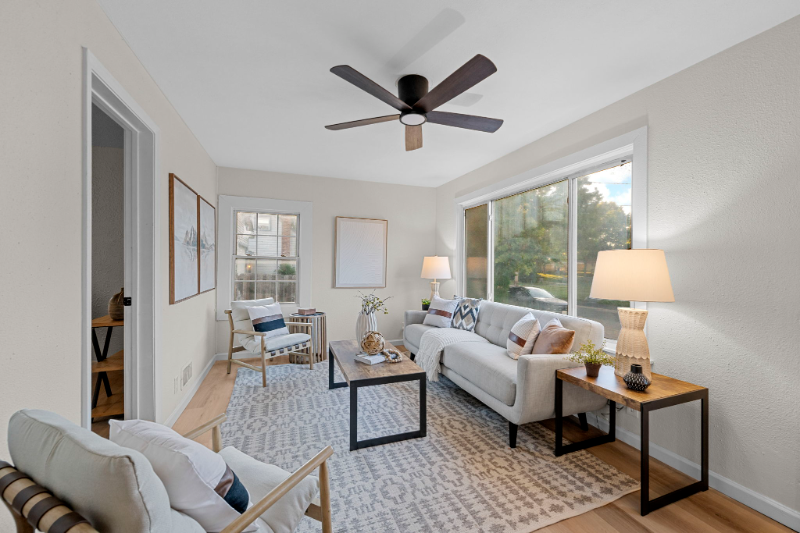 135 E Loretta Ave - Photo 5 of 18