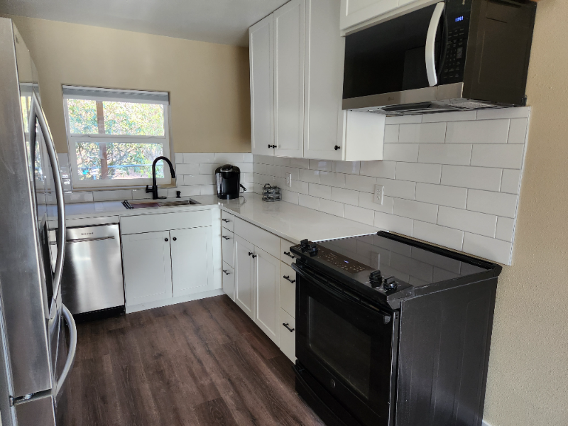 974 Southeast Roberts Avenue - Photo 6 of 14