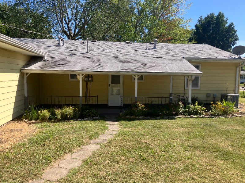 811 Nw B St #811 - Photo 2 of 17