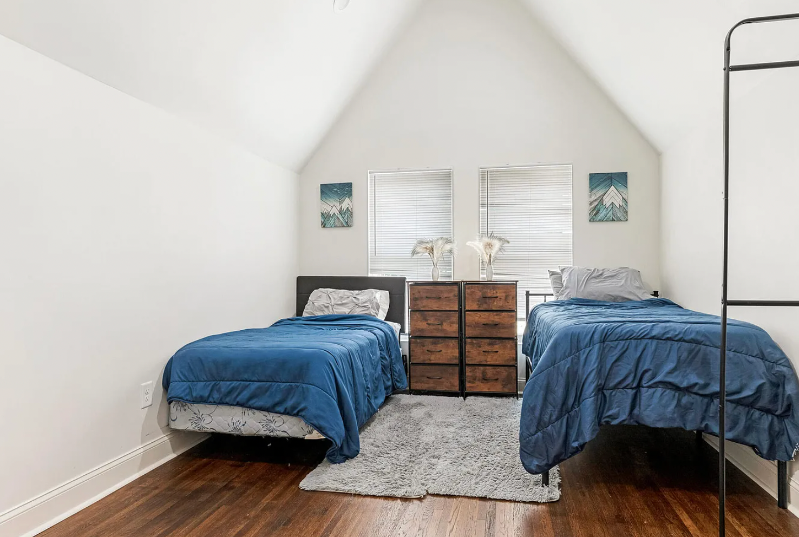 1102 Lane St - Photo 5 of 17