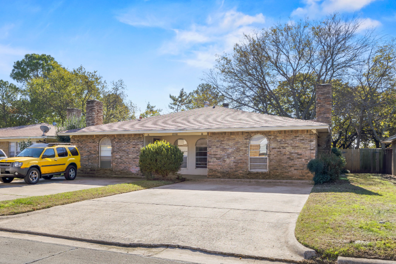 2208 Viewtop Lane #B - Photo 2 of 20