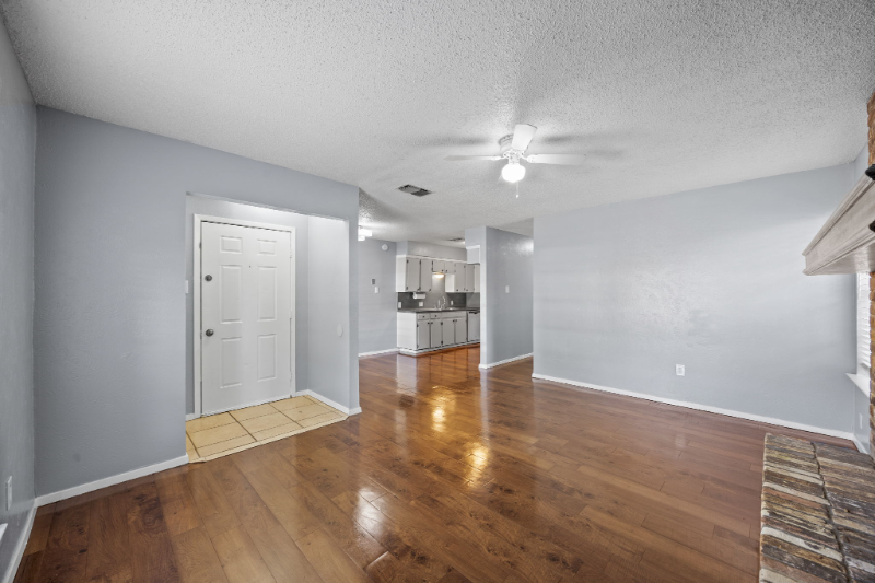 2208 Viewtop Lane #B - Photo 3 of 20