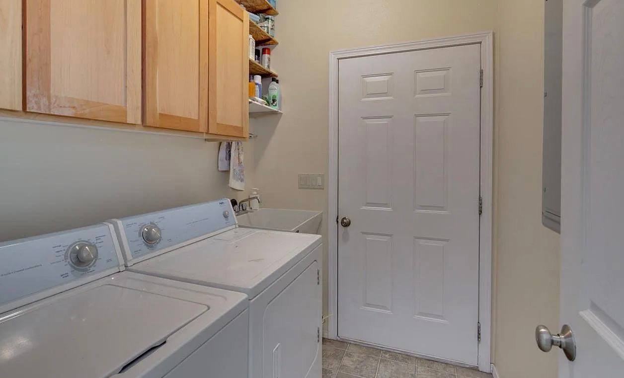 20883 Covey Court - Photo 3 of 10