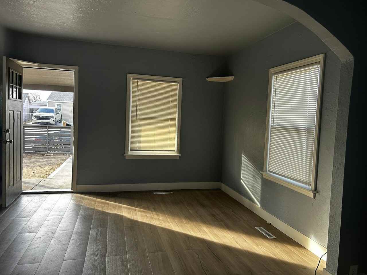 400 South Raleigh Street - Photo 4 of 12