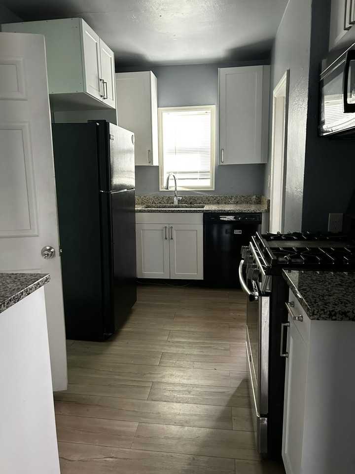 400 South Raleigh Street - Photo 7 of 12