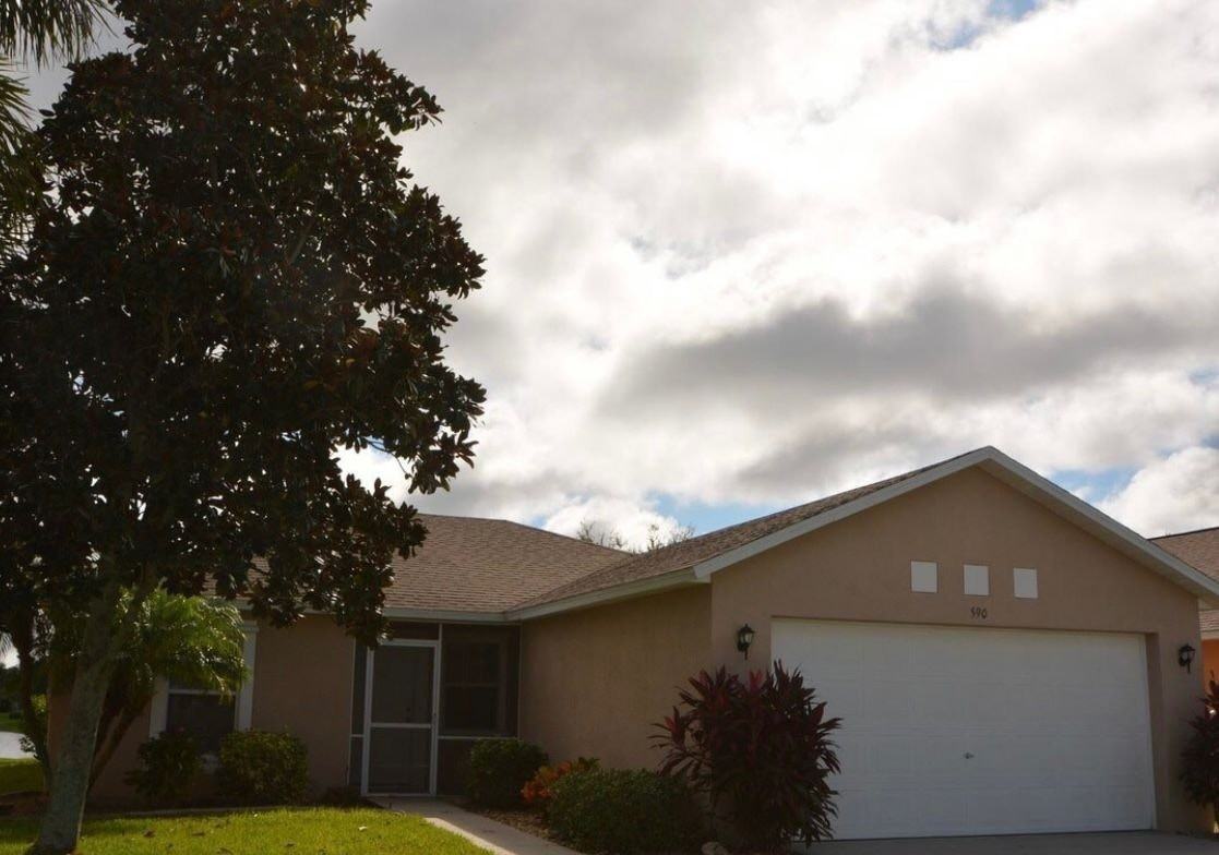 590 Wickham Lakes Drive - Photo 2 of 9