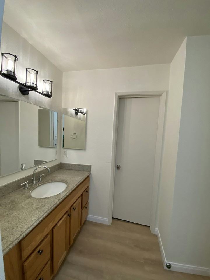 5460 White Oak Avenue, Unit Bedroom en-suite - Photo 6 of 14