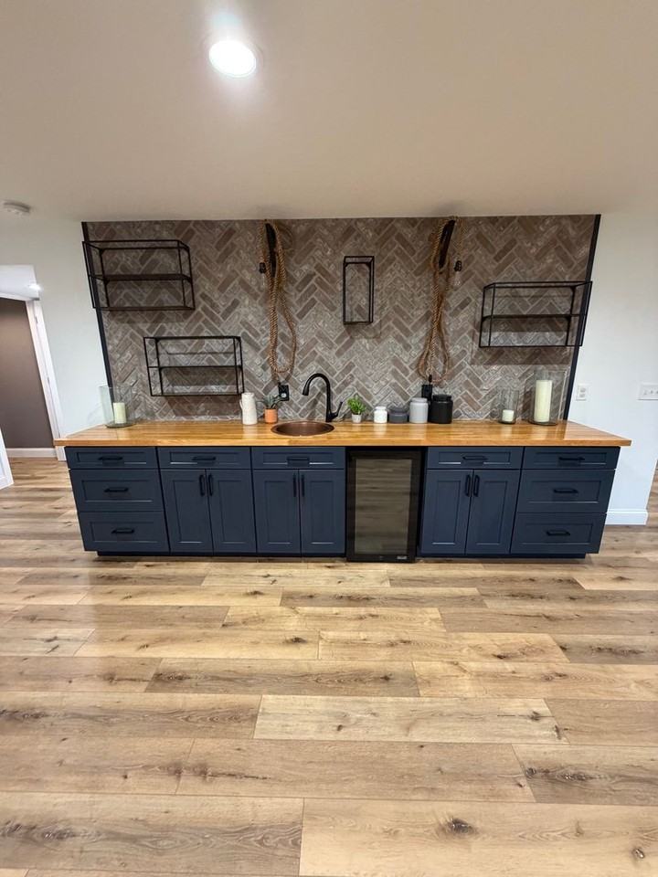 2625 E 56th Ct - Photo 2 of 50