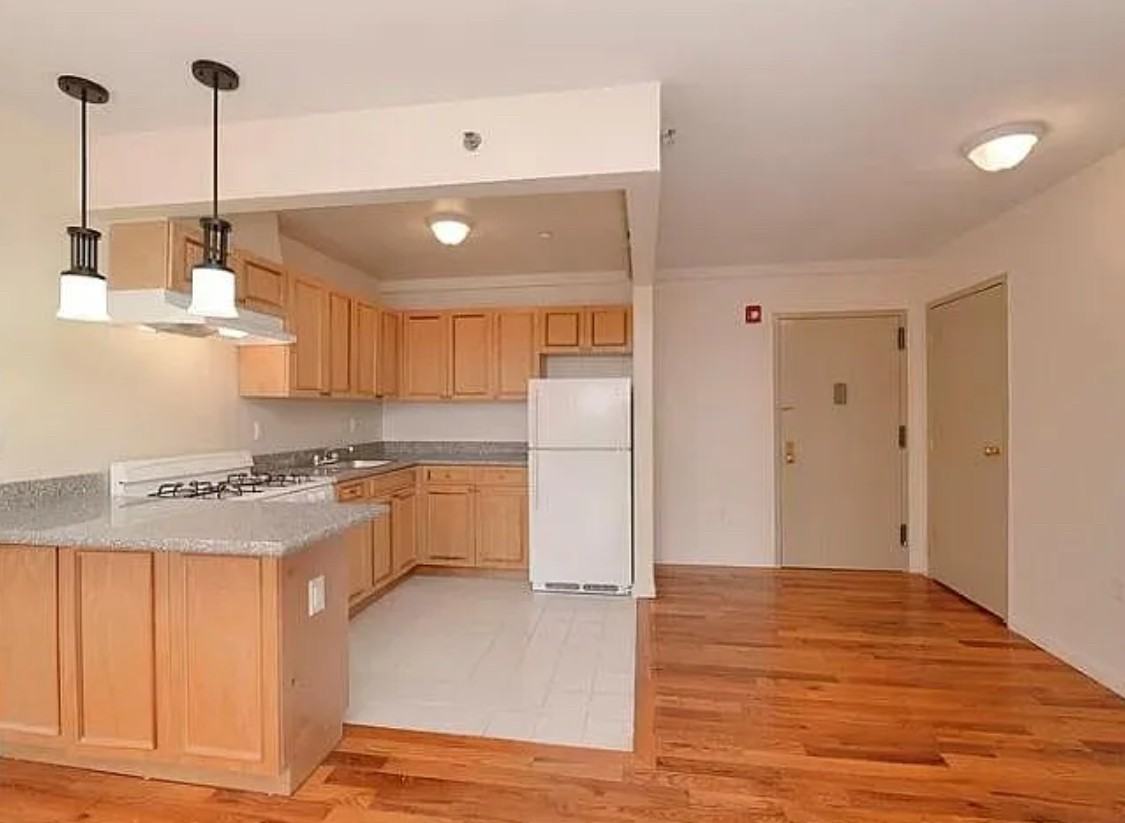 36 Hilton Ave #108 - Photo 3 of 5