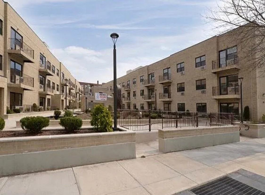 36 Hilton Ave #108 - Photo 4 of 5