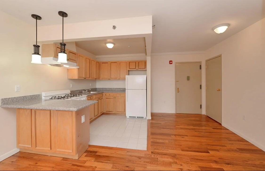 36 Hilton Ave #306 - Photo 2 of 6