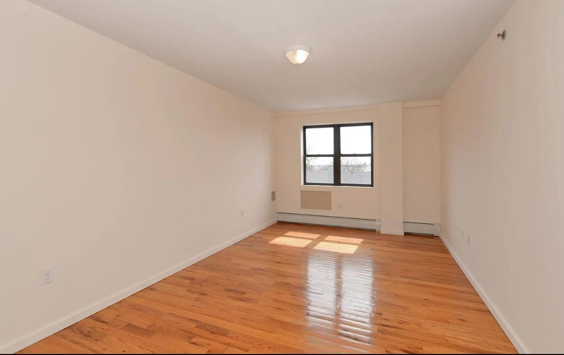 36 Hilton Ave #306 - Photo 3 of 6