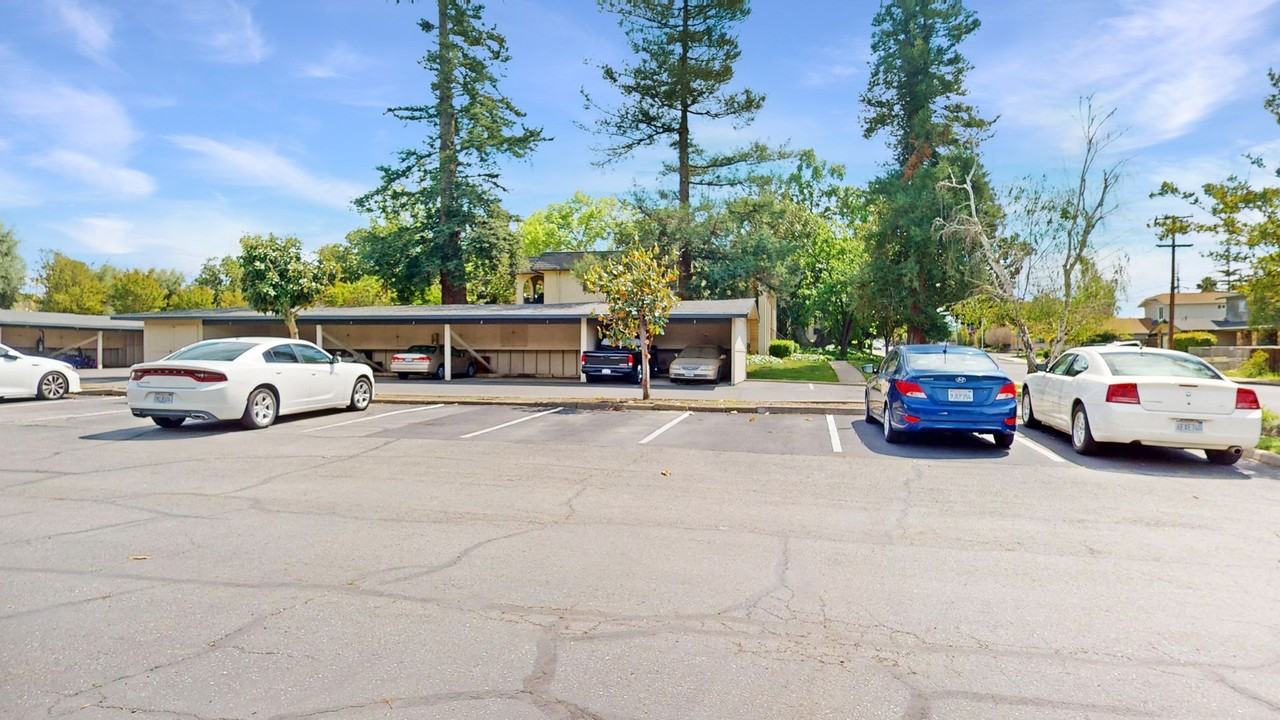 Hidden Glen Apartments - Photo 2 of 5