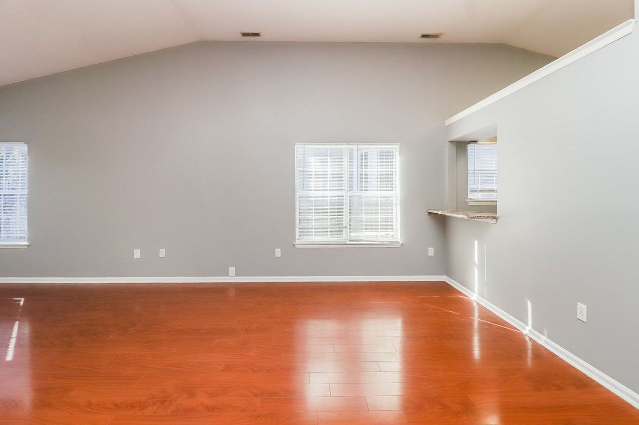 3606 Briarthorne Dr - Photo 2 of 17