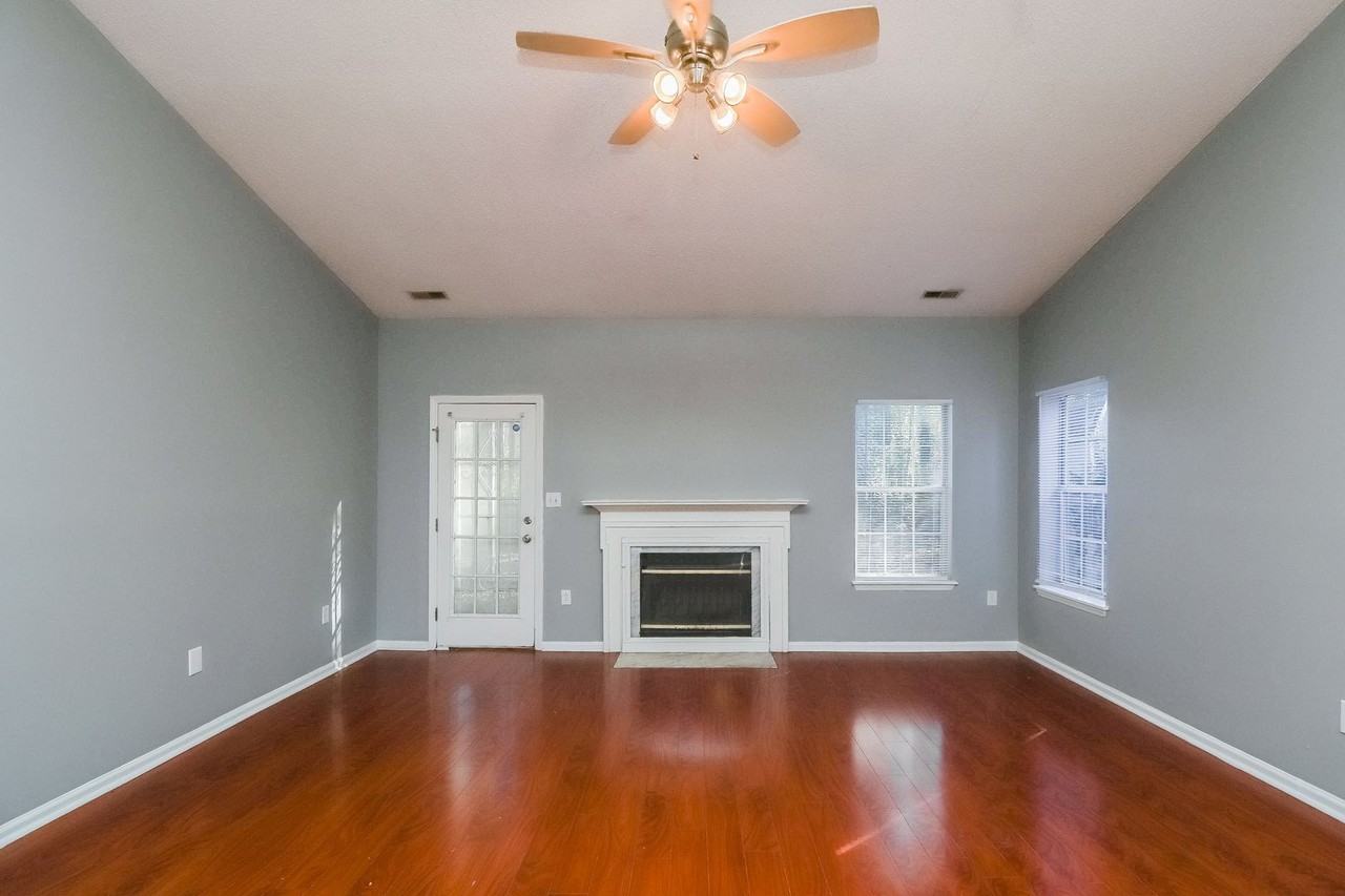 3606 Briarthorne Dr - Photo 3 of 17