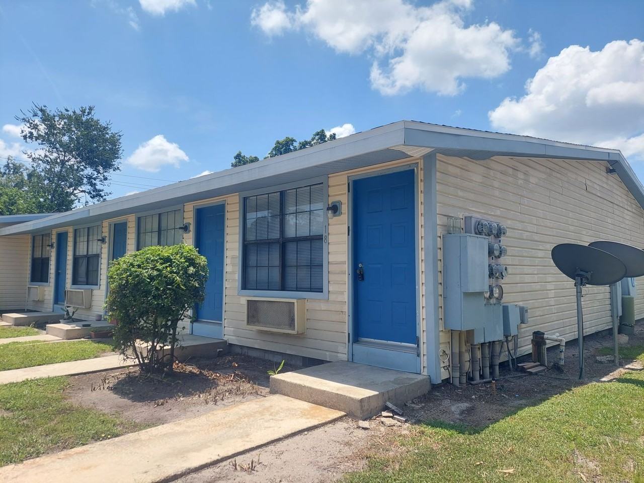 Bear Creek Apartments - Photo 3 of 11