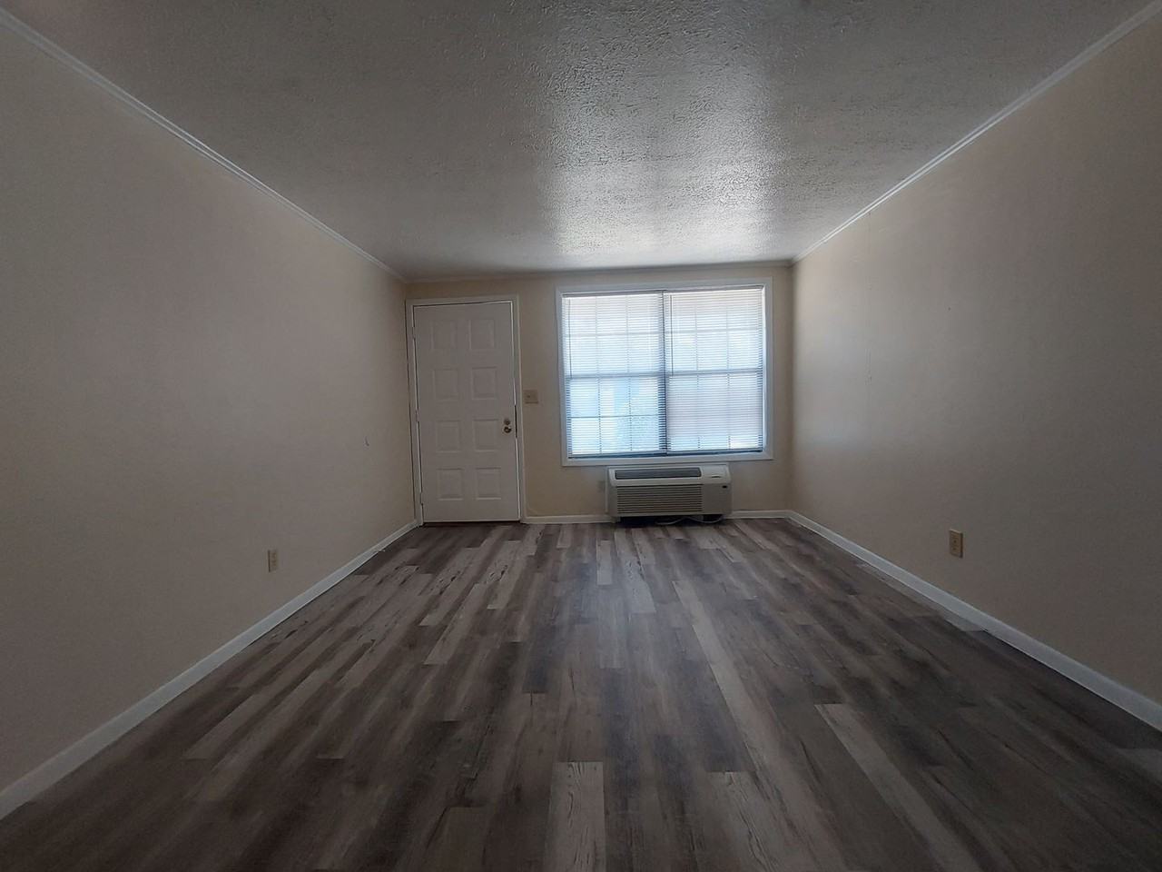 Bear Creek Apartments - Photo 5 of 11