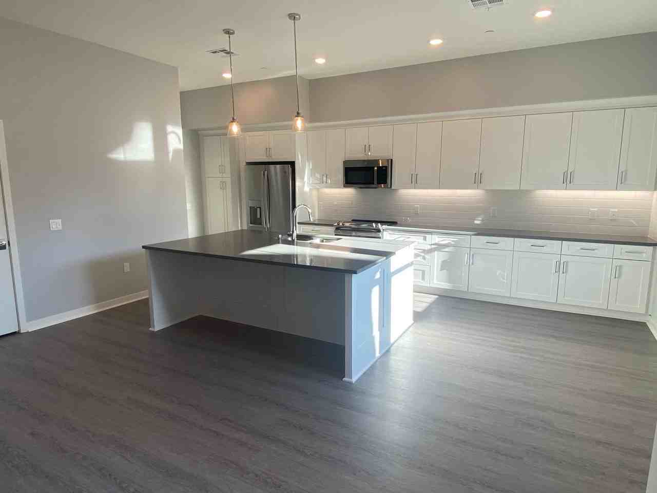 1151 Evelyn Dr - Photo 2 of 20