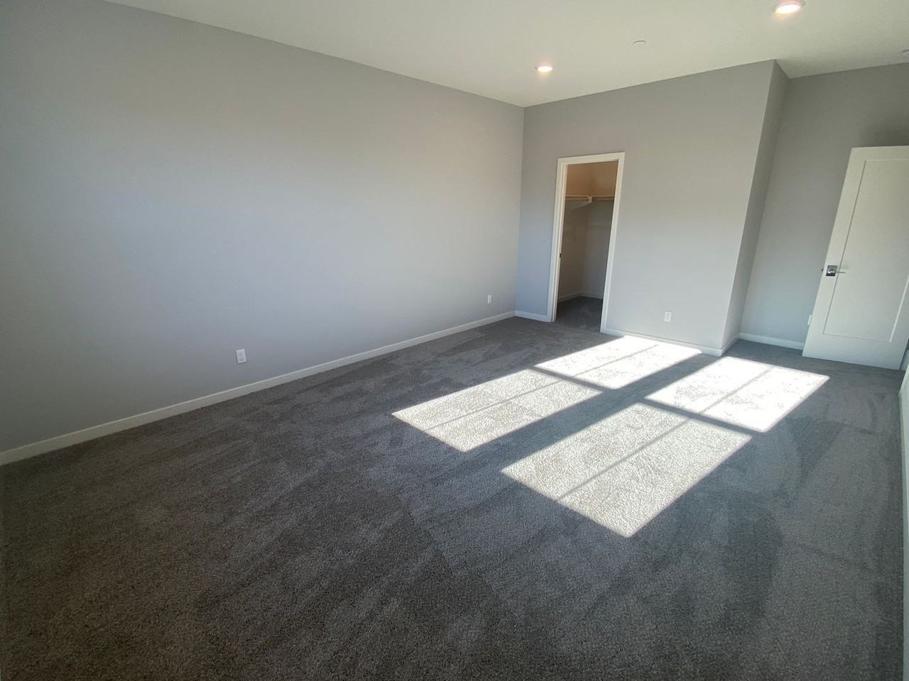 1151 Evelyn Dr - Photo 5 of 20