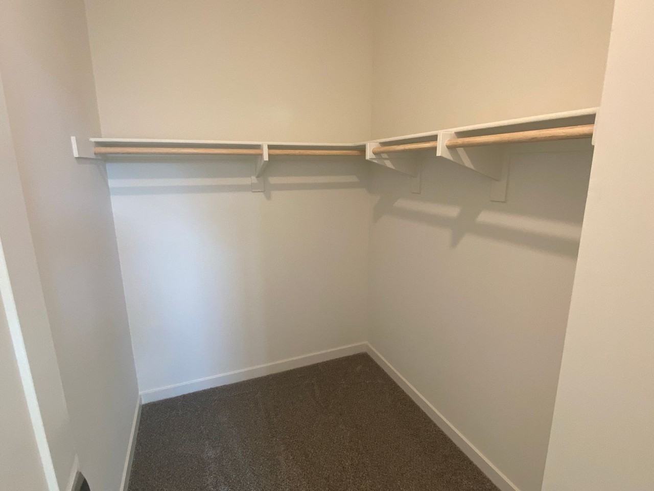 1151 Evelyn Dr - Photo 6 of 20