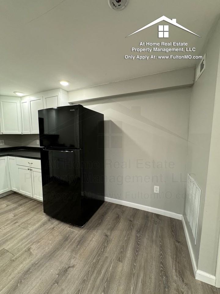 103 E 3rd St - Photo 6 of 12