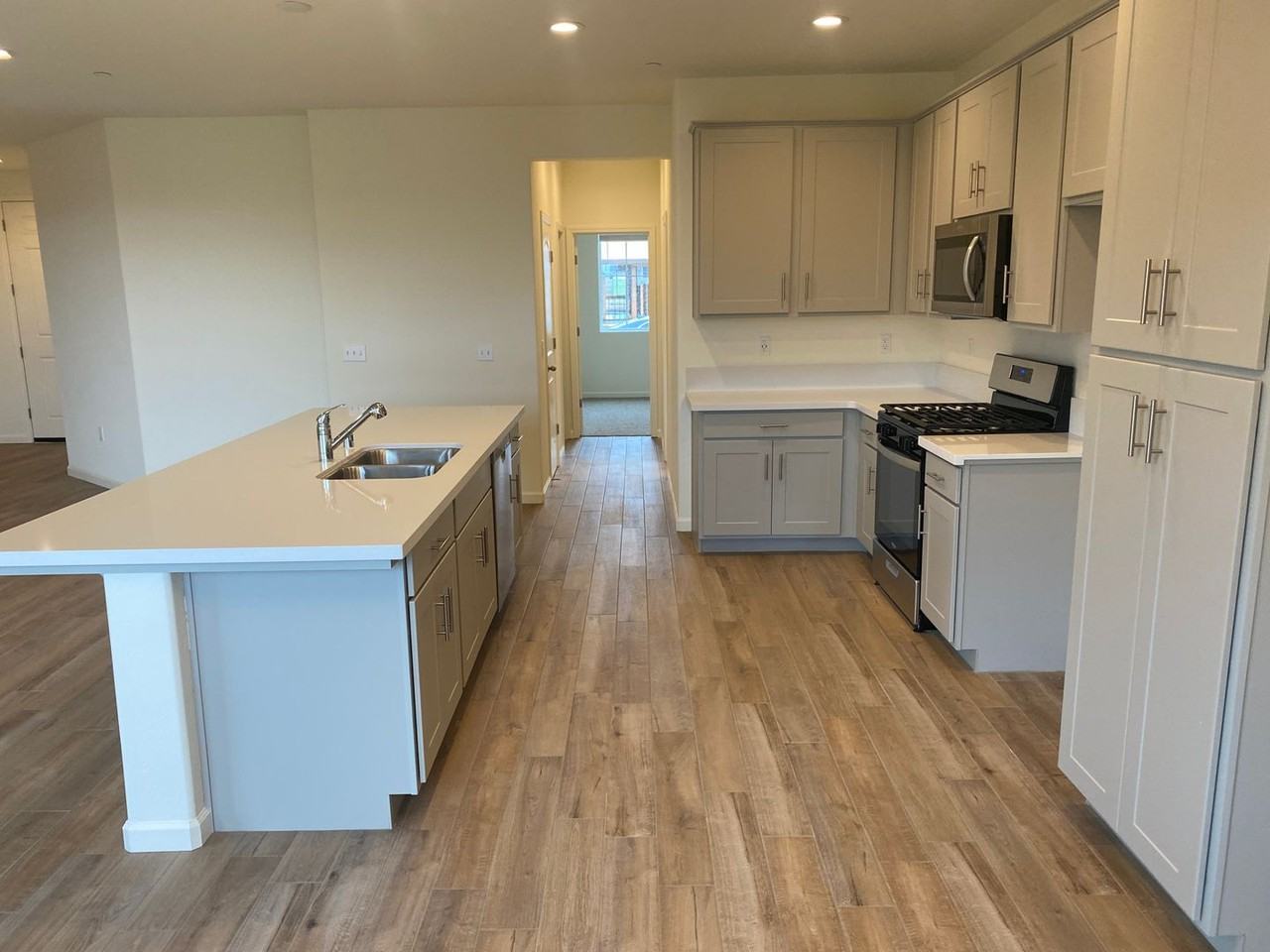 3525 Lennox St - Photo 5 of 43