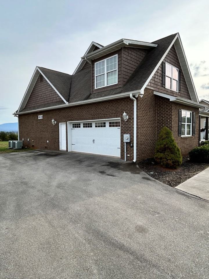 310 Oak Vista Lane - Photo 2 of 31