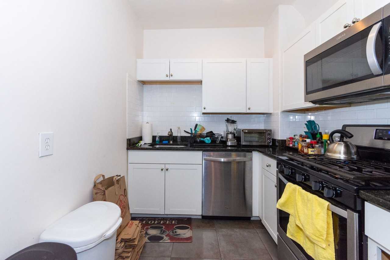 54 Brighton Ave - Photo 2 of 9