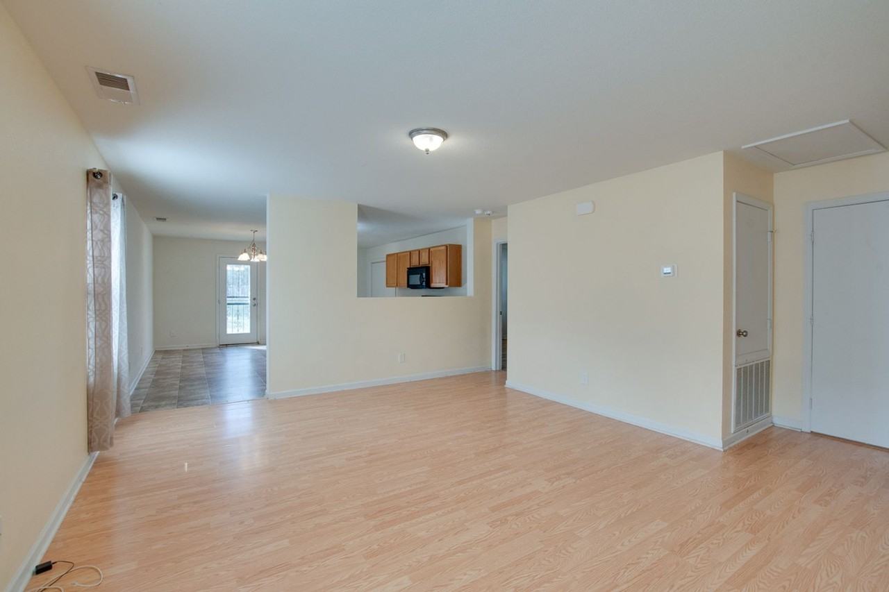 198 Cloverbrook Dr - Photo 2 of 19