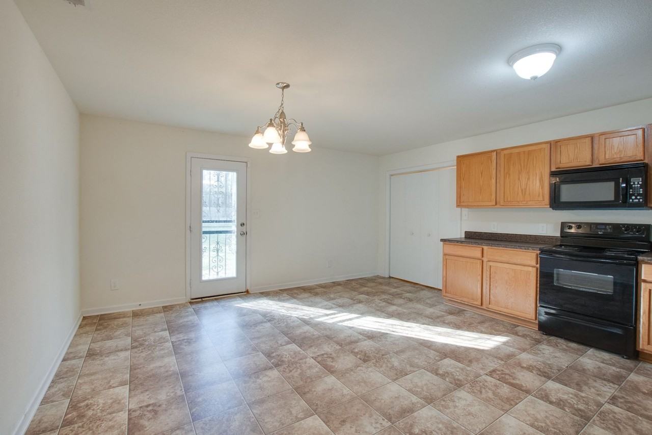 198 Cloverbrook Dr - Photo 5 of 19