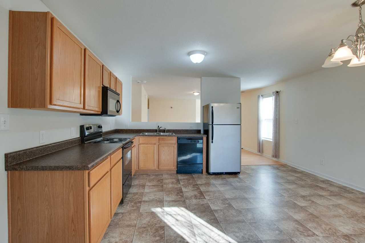 198 Cloverbrook Dr - Photo 7 of 19