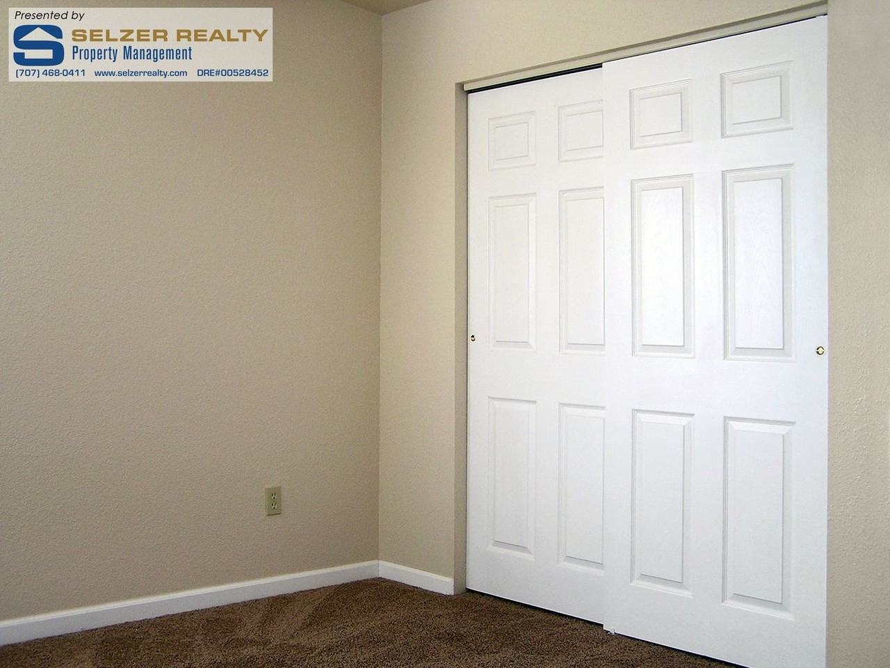 1032 W Standley St - Photo 6 of 7