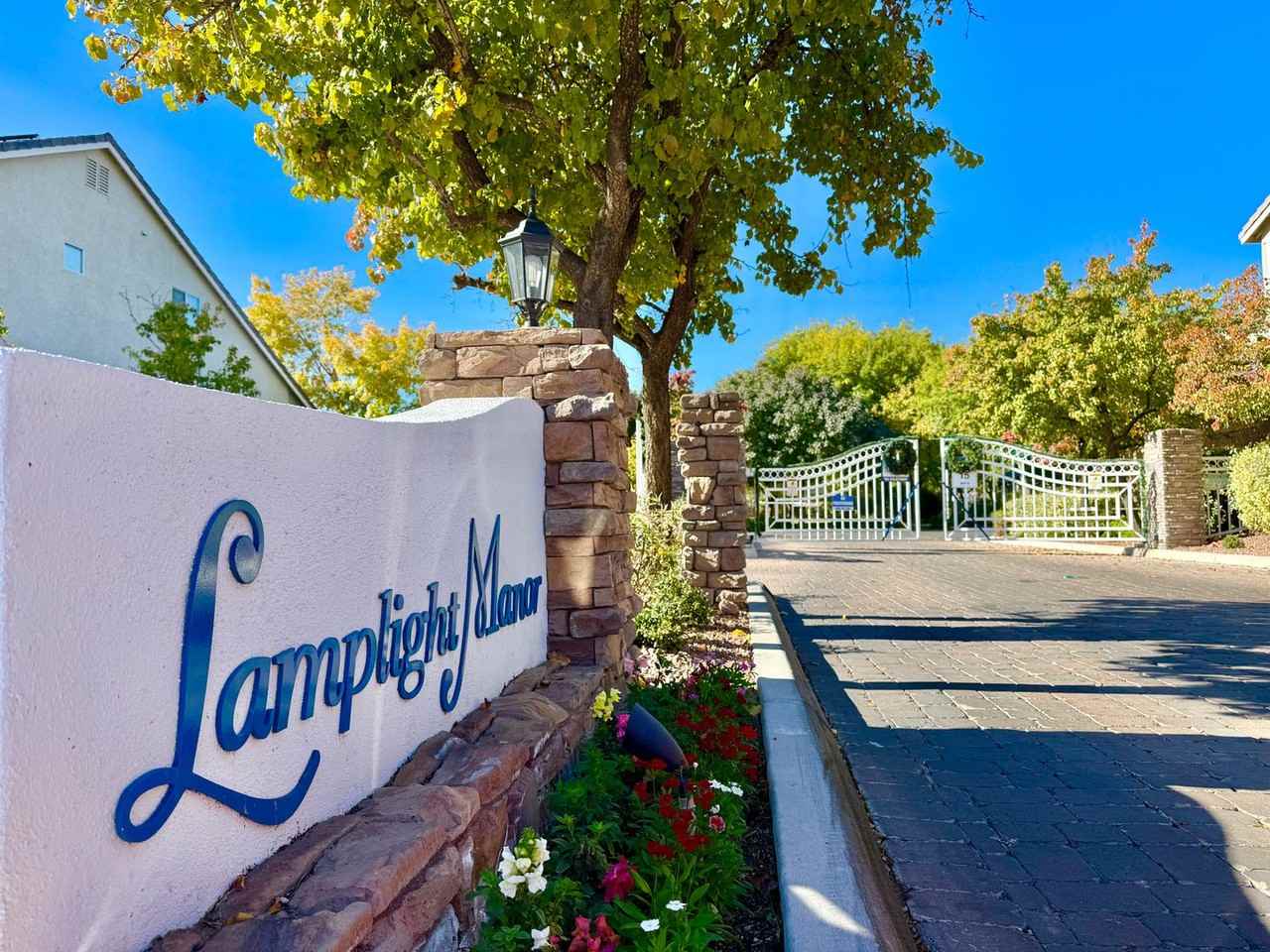 5524 Ivy Side Ave - Photo 2 of 17