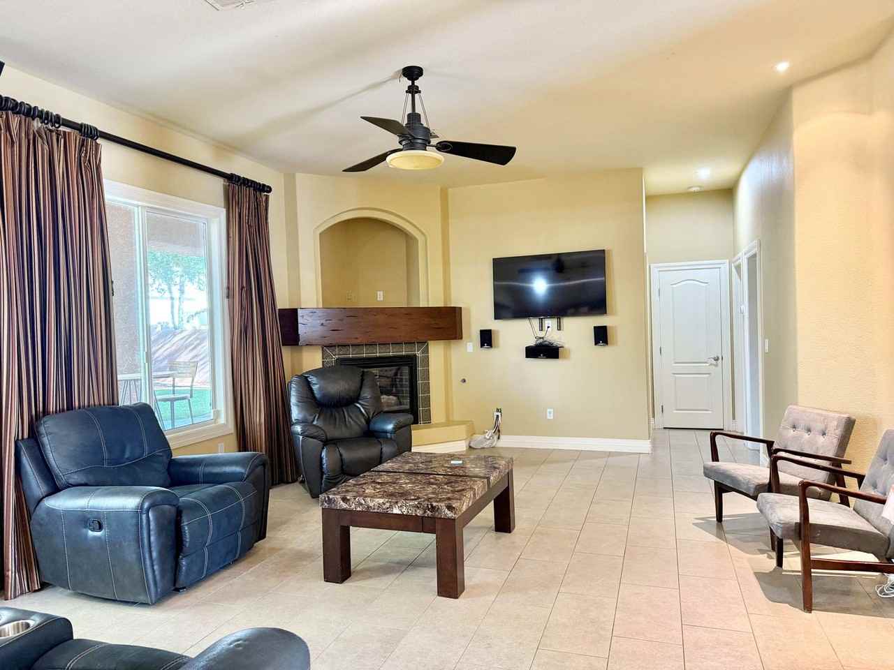 5524 Ivy Side Ave - Photo 3 of 17