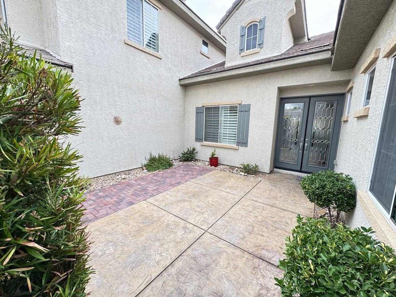 7516 Cliff Peaks Street - Photo 4 of 45