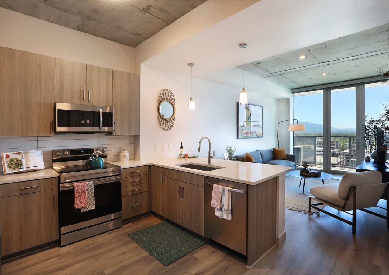 Liberty Sky - Photo 4 of 39