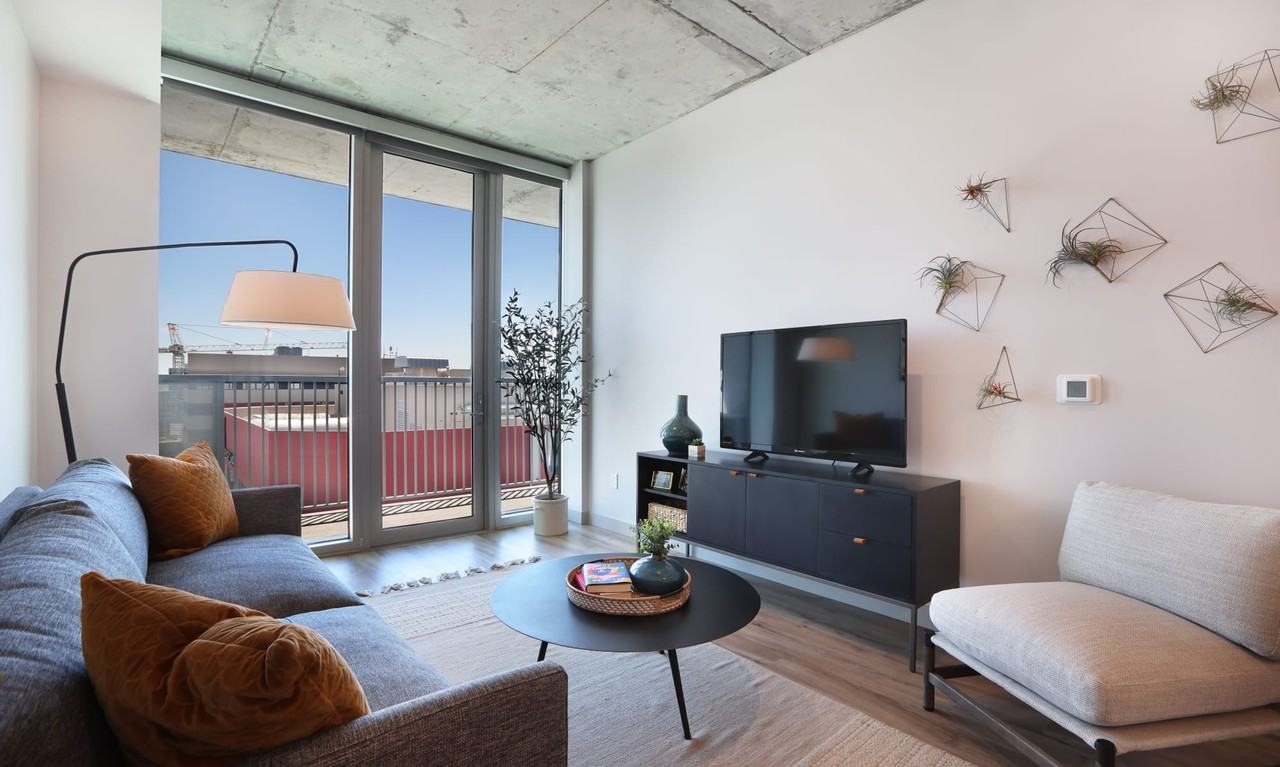 Liberty Sky - Photo 7 of 39