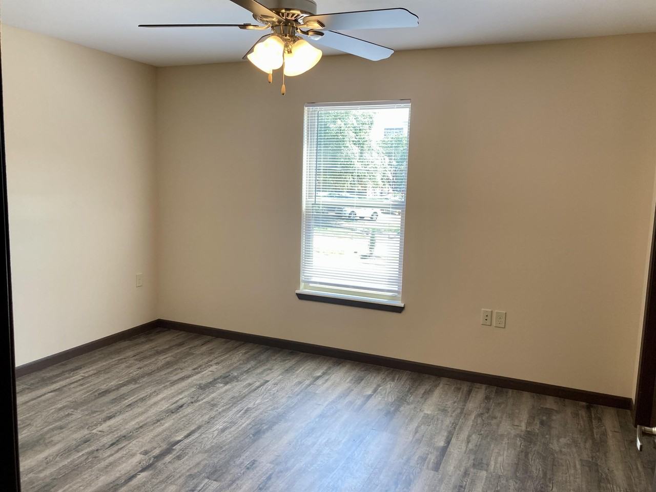 507 Southwest 6th Avenue - Photo 7 of 8