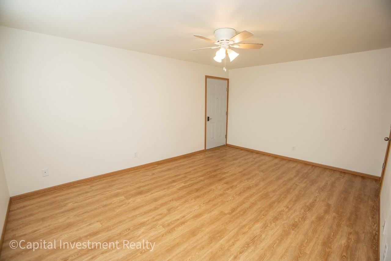 218 West Atchison Street - Photo 3 of 16