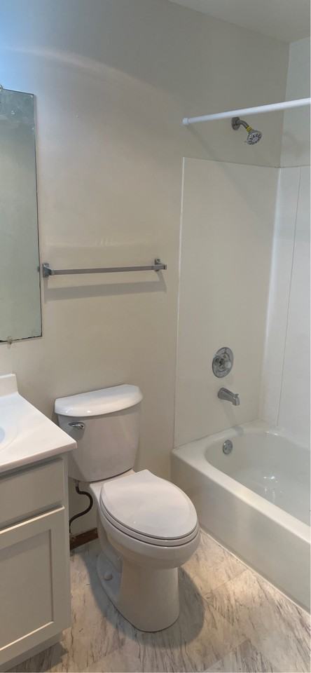 PIONEER MANOR. -750-754 - Photo 2 of 7