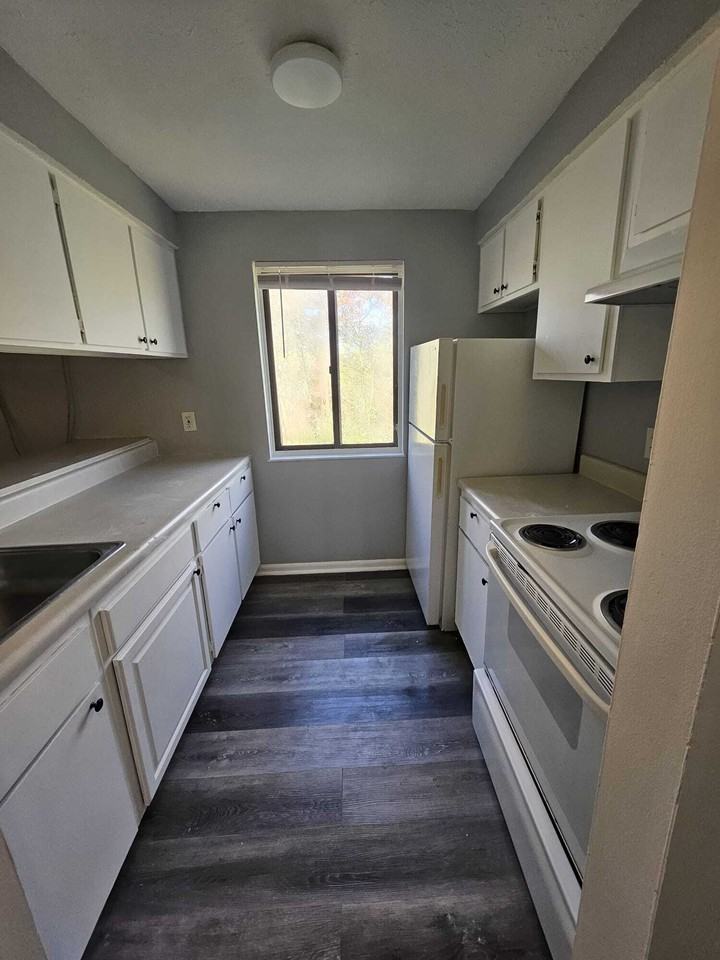 120 - 124 Fox Hill Lane - Photo 6 of 36