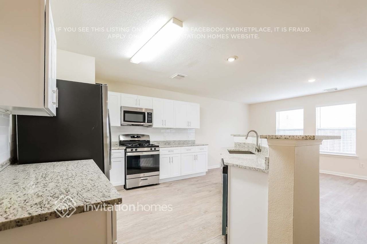 339 Remington Creek Dr - Photo 7 of 18