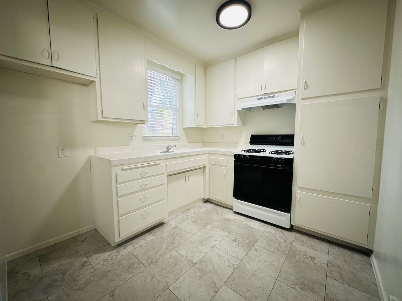 3432 Richland Drive - Photo 5 of 9