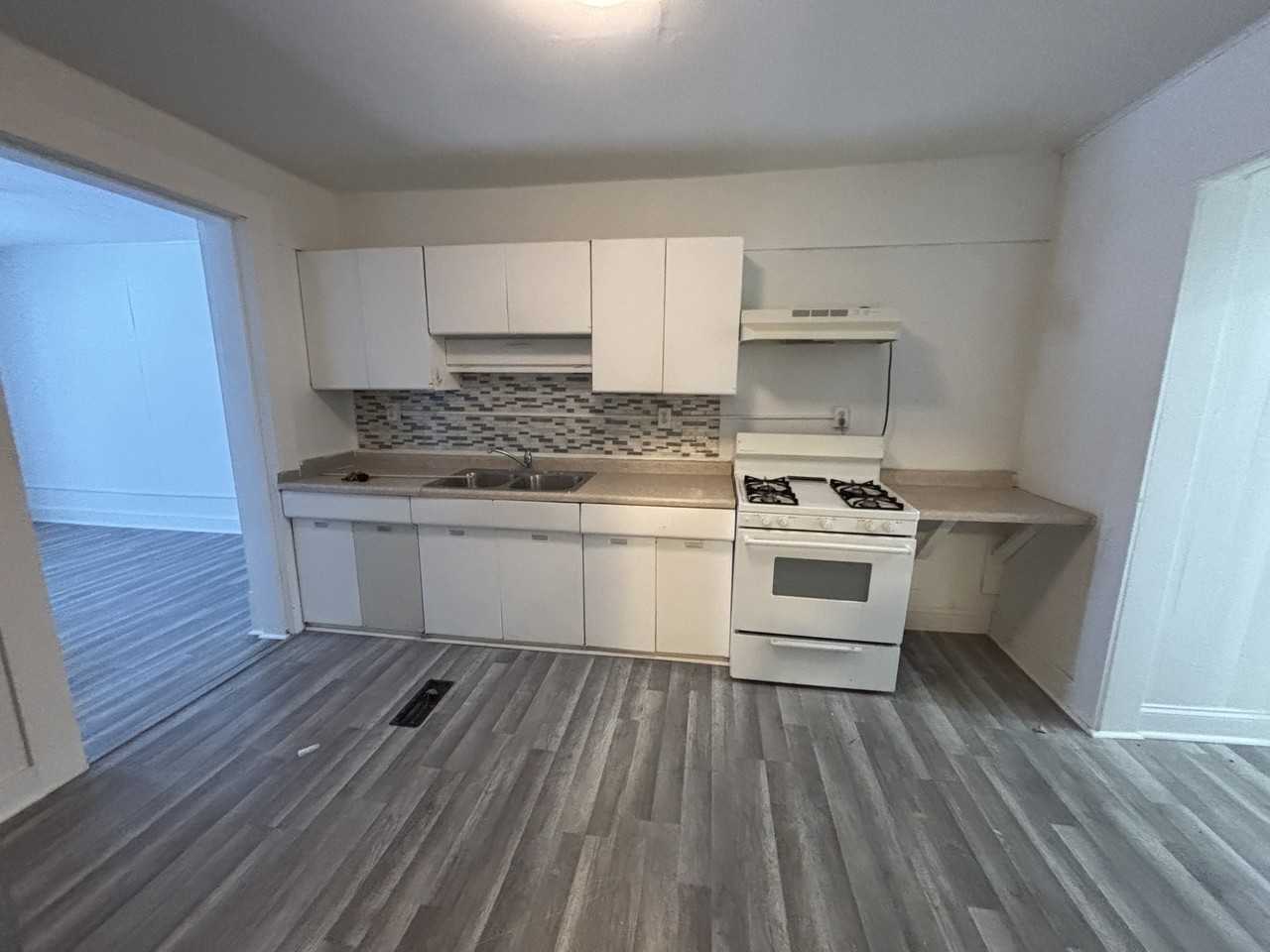 311 West Roosevelt Street - Photo 2 of 18