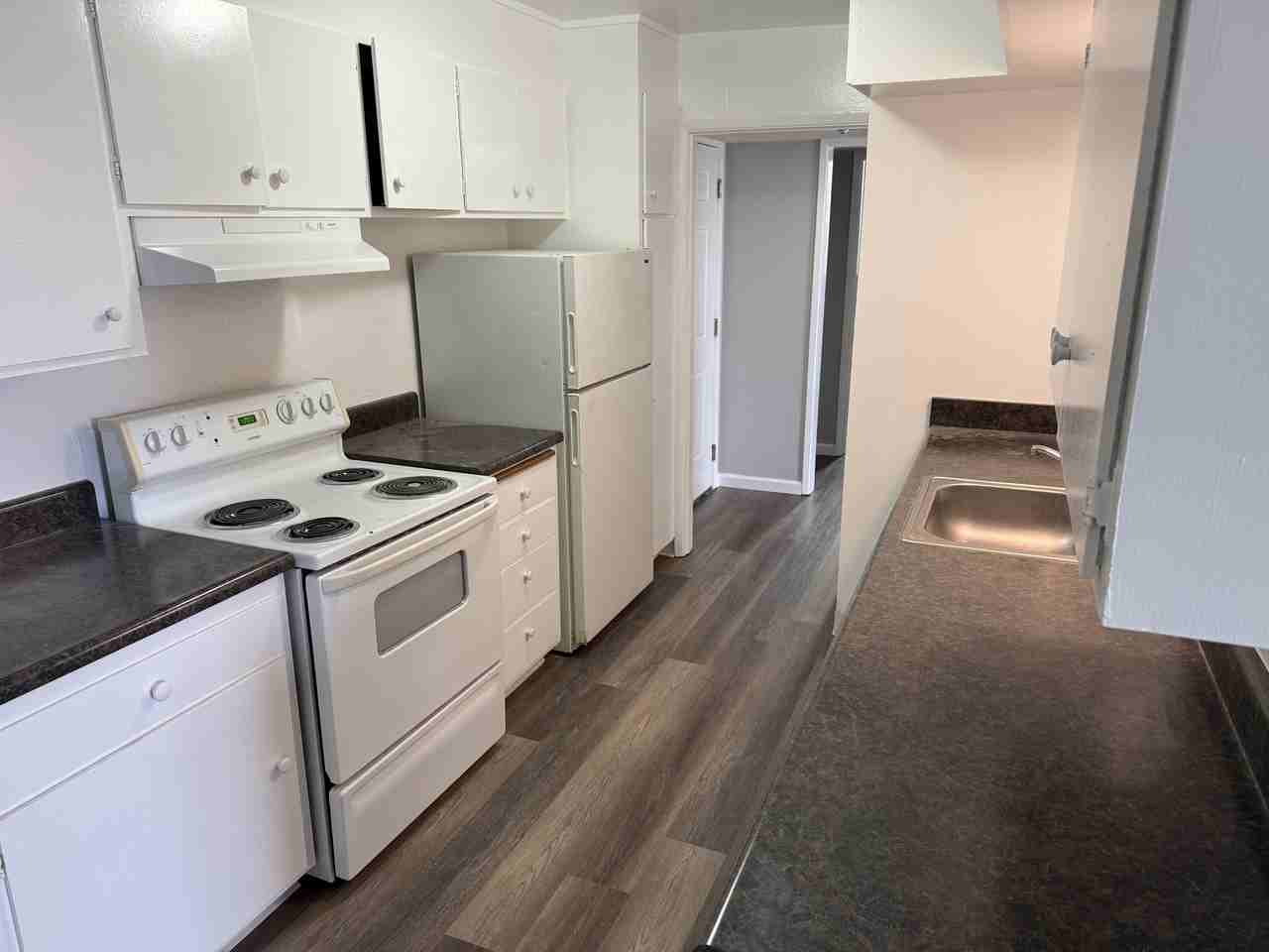 Elliott Apartments - Photo 3 of 11