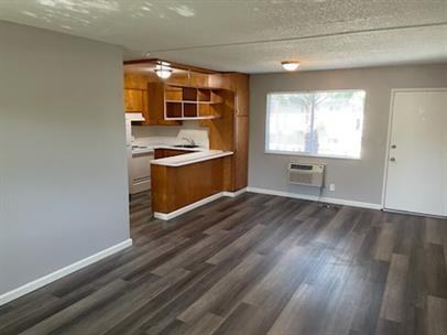 Holiday Apartments - Photo 3 of 9