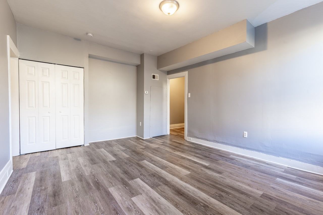 304 South Birmingham Avenue - Photo 3 of 11